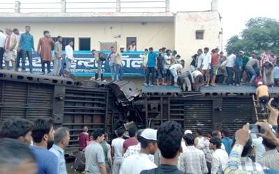 Train derail Utkal express 120170820112852_l